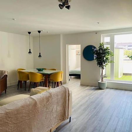 شقة Stunning Huge Openplan 2Bed Flat ووكينغ المظهر الخارجي الصورة
