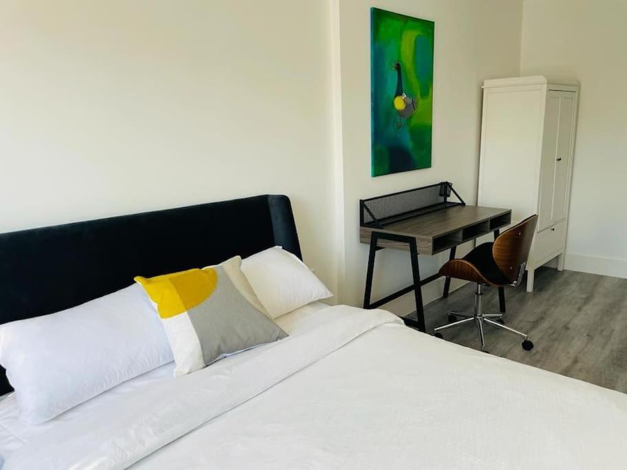 شقة Stunning Huge Openplan 2Bed Flat ووكينغ المظهر الخارجي الصورة